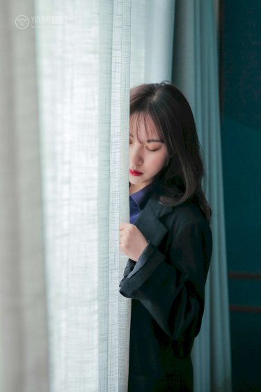 贺朝顶到了谢俞